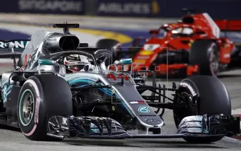 Hamilton gana en Singapur y aumenta en 10 puntos su ventaja sobre Vettel