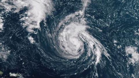 Huracán Florence se intensifica a categoría 4; va hacia EE.UU