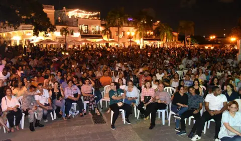 «Noche Larga de los Museos» atrae a miles de personas