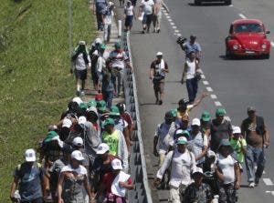 AP Explica: La creciente caravana de migrantes hacia EEUU