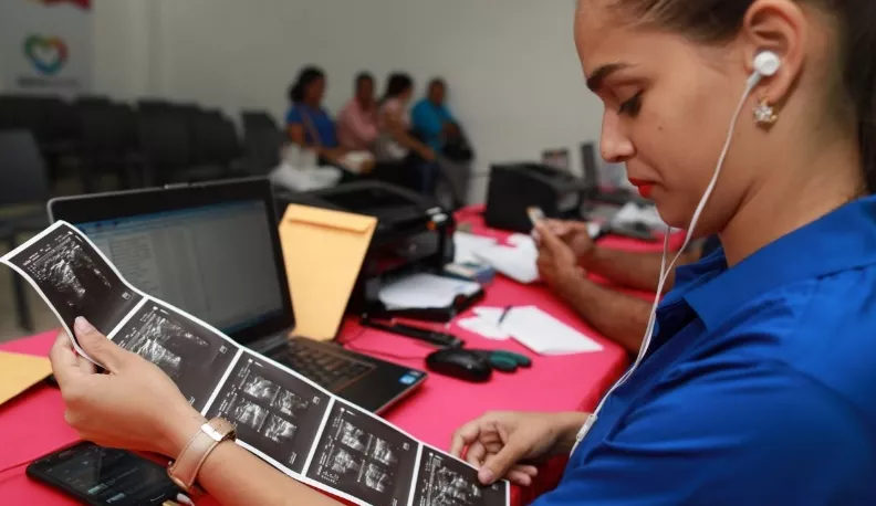 Jornada previene cáncer de mama