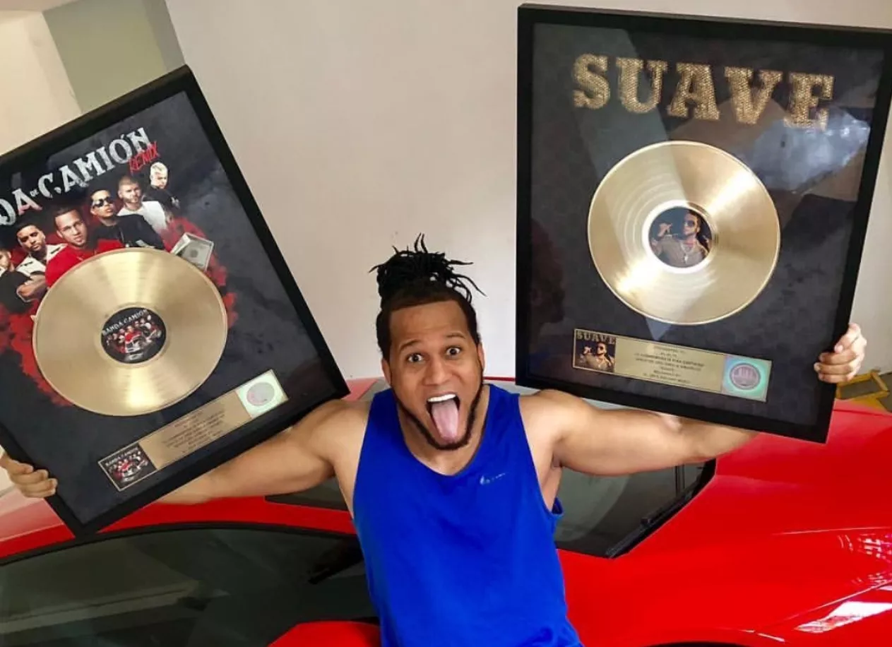 Artistas urbanos locales se hacen de discos Oro y Platino