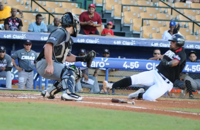 Con tres partidos sigue hoy el  torneo de béisbol invernal