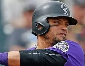 Los Rockies rechazan opción fichar a Parra