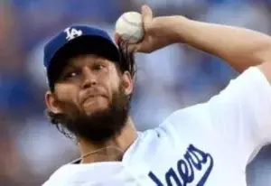 Clayton  Kershaw vuelve a sentir molestias en el hombro