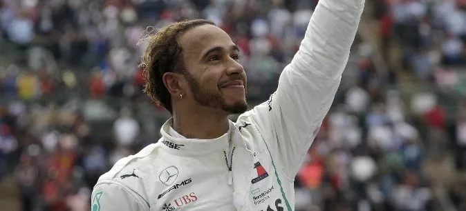 Hamilton gana GP de México; asegura título F1