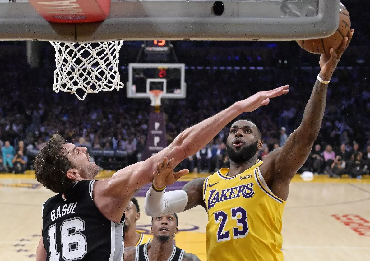 LeBron: “Es especial jugar con los Lakers”