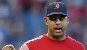 Alex Cora asegura que regresará a dirigir en las Grandes Ligas