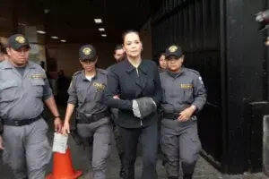 Condenan a 15 años y medio de prisión a exvicepresidenta de Guatemala por corrupción