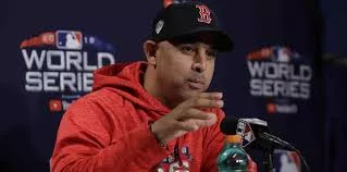 Alex Cora da lección a los fanáticos incrédulos