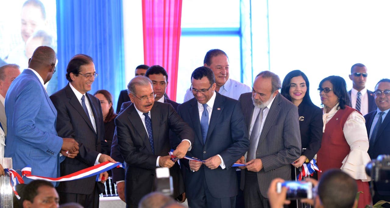 Presidente Danilo Medina entrega varias obras en Ciudad Juan Bosch; destaca avances