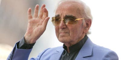 Charles Aznavour, la tenaz figura de la canción romántica francesa