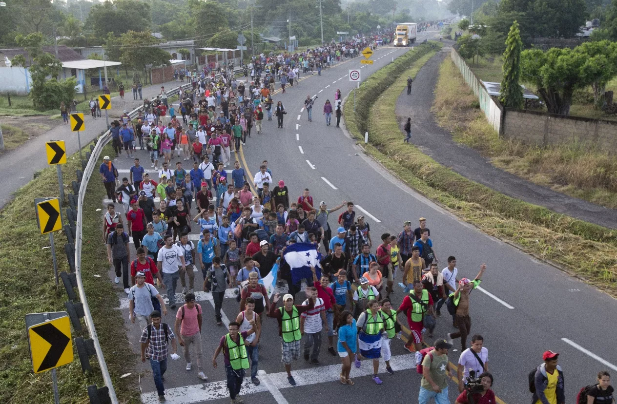 Más de 7 mil migrantes avanzan por México para llegar a EEUU