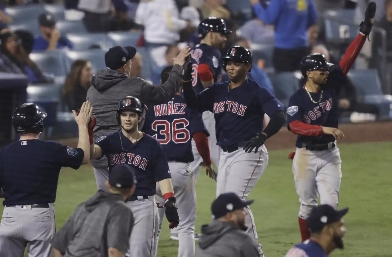 Boston remonta ante Dodgers y toma ventaja de 3-1