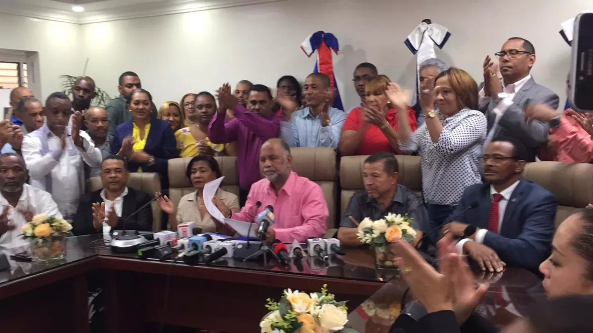 Eduardo Hidalgo reconoce triunfo de Xiomara Guante en las elecciones de la ADP