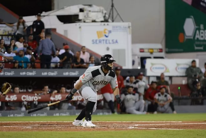 Gigantes se imponen 3-1 al Escogido