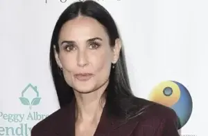 Demi Moore revela que ‘intervención divina’ la salvó de las adicciones