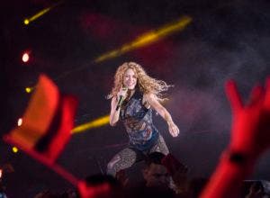 Shakira salió sencilla, alegre y derrochando una humildad que la hacen única en el escenario. 