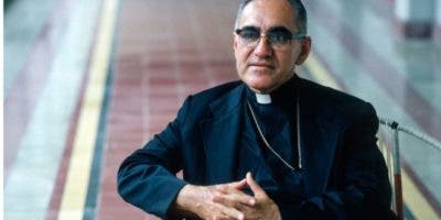 Monseñor Oscar Arnulfo Romero llegará a los altares antes de que sus sicarios a la Justicia