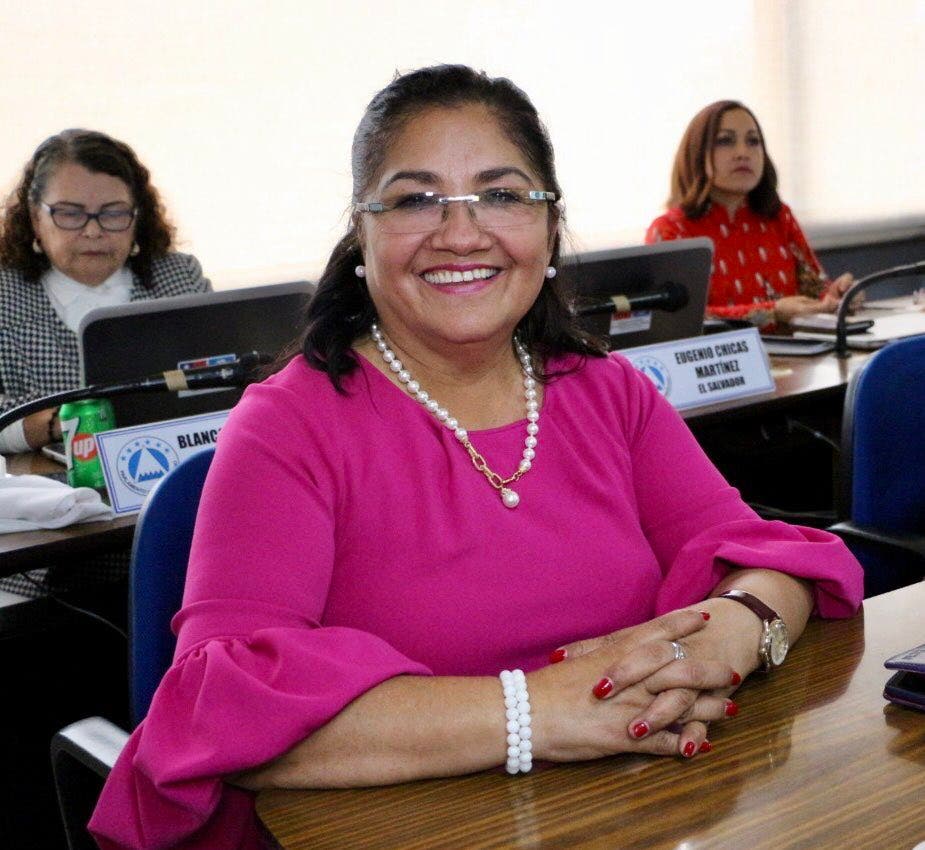Diputada salvadoreña asume como presidenta del Parlamento Centroamericano