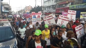 En Cristo Rey organizaciones realizan “calderolazo” en apoyo a paro del Cibao