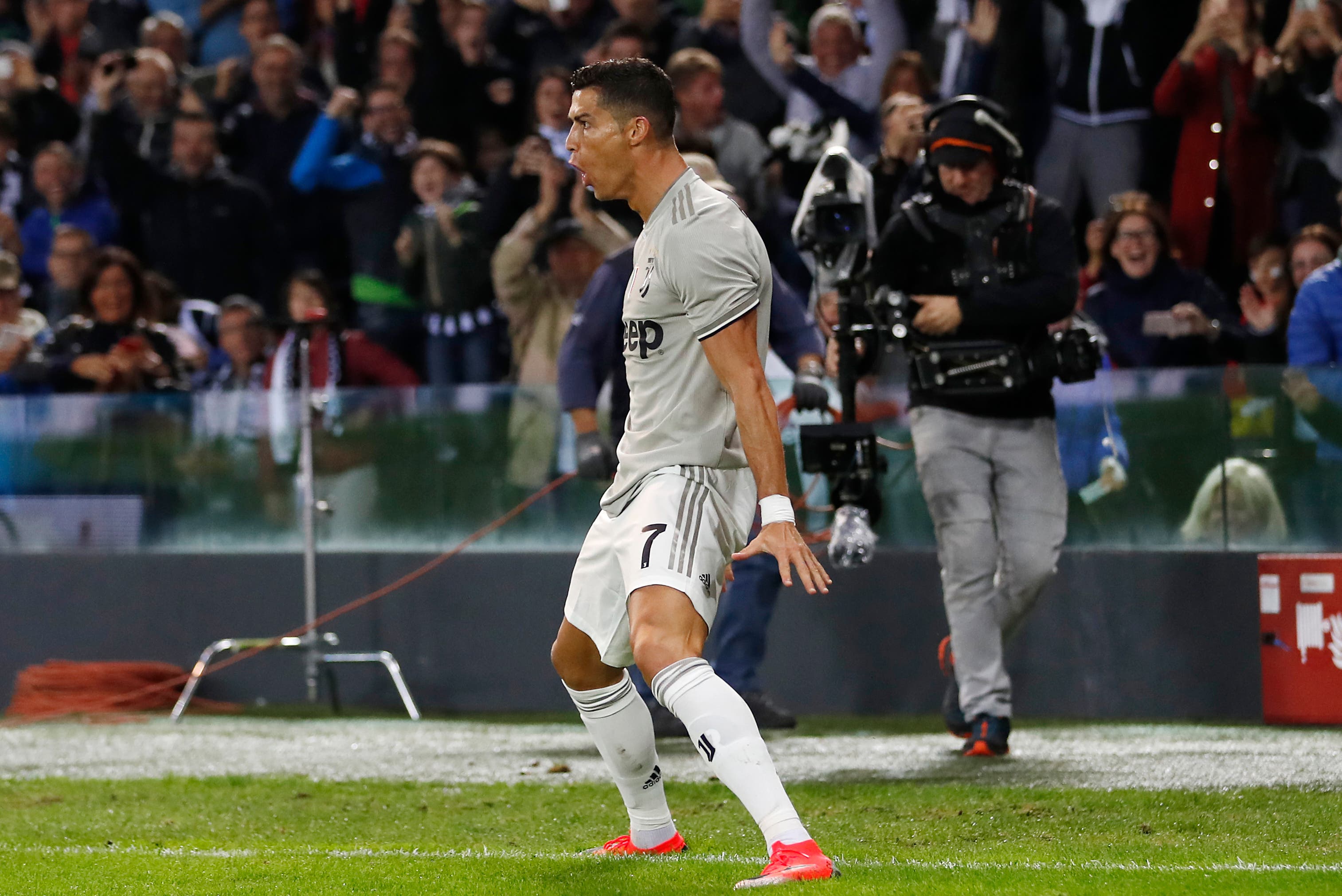 En medio de escándalo de violación sexual, Cristiano celebra gol con la Juve