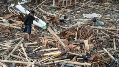 Sube a 1,234 la cifra de muertos por el terremoto y el tsunami en Indonesia