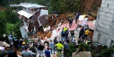 Colombia: 12 muertos tras deslizamiento de tierra