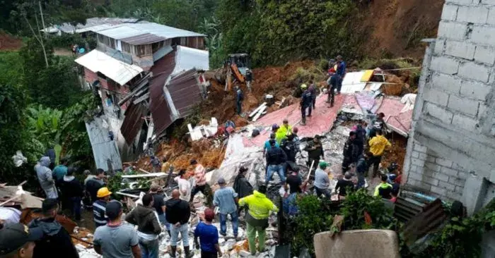 Colombia: 12 muertos tras deslizamiento de tierra