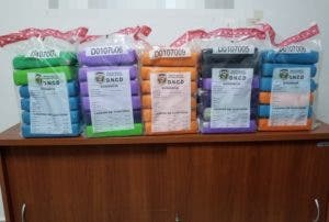 DNCD ocupa 30 paquetes de cocaína en aeropuerto internacional de Punta Cana