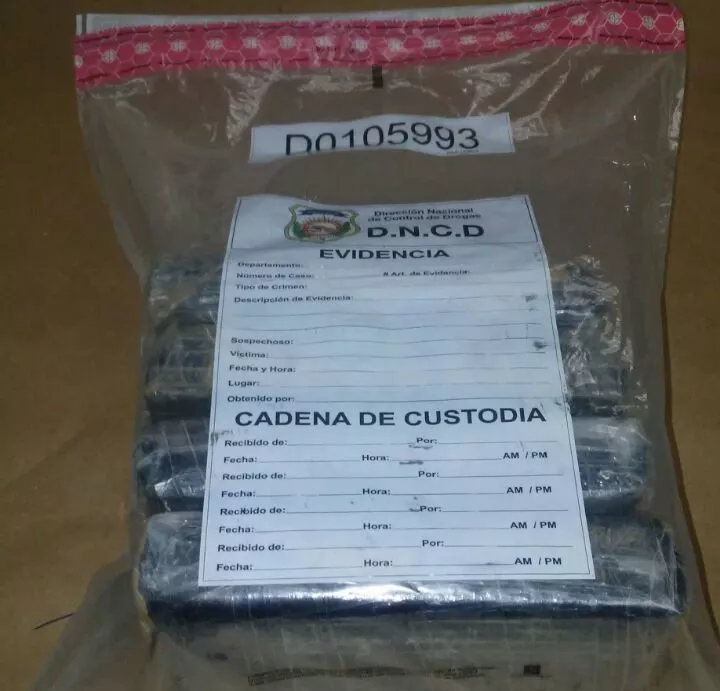 Apresan a un abogado con 4 kilos de cocaína en Los Mina