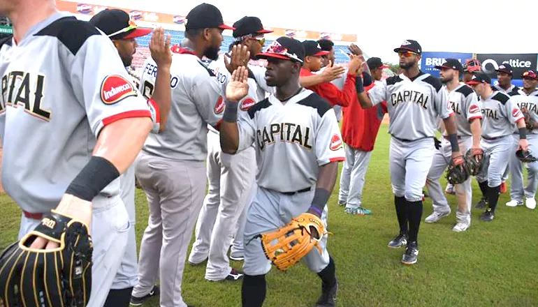 Miguel Gómez y Scott Heneiman lideraron blanqueada de Leones ante Toros