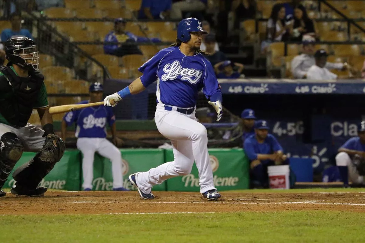 Estrellas vencen 3-2 a los Tigres del Licey