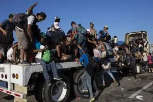 Oxfam: Caravana hondureña responde a desidia políticos, empresarios y narcos