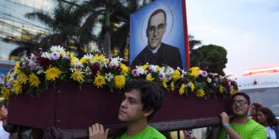 El papa Francisco proclama santo al arzobispo Romero, la voz de los pobres