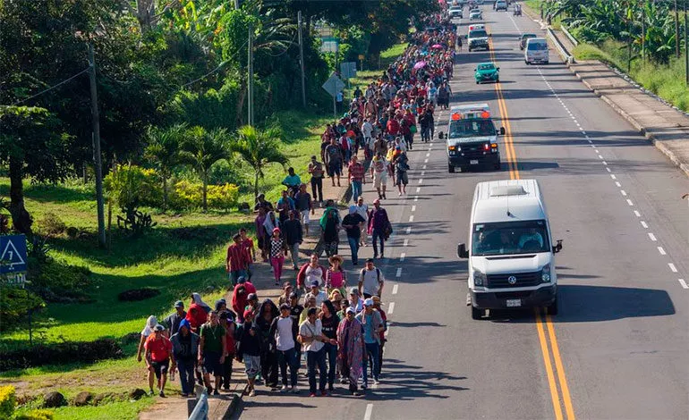 Una segunda caravana de salvadoreños migrantes sale con rumbo a EE.UU