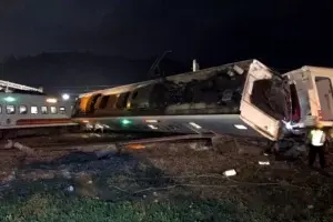 Se elevan a 18 los muertos y 160 los heridos por accidente de tren en Taiwán