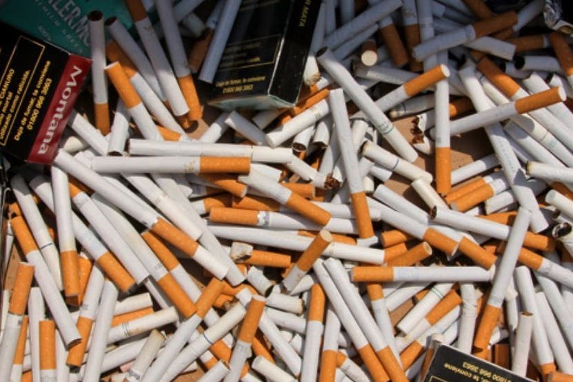 Autoridades incautan 6 mil botellas de ron y cigarrillos