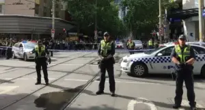 Un muerto y dos heridos tras ser apuñalados en concurrida calle de Melbourne