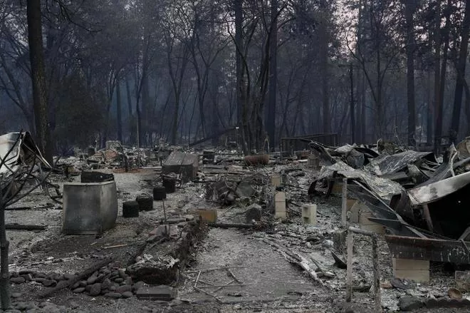 Más de 100 desaparecidos en incendios de California que ya suman 31 muertos