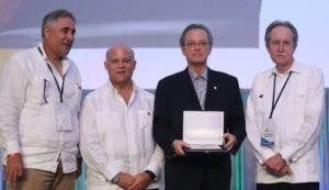 Banqueros de 40 países finalizan asamblea realizada en Punta Cana