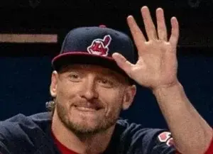 Los Bravos firman a  Donaldson y McCann