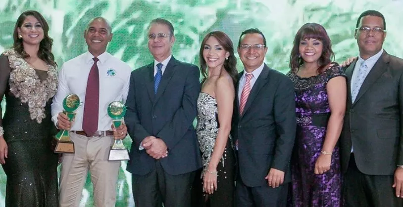 Salvador Batista gana gran Premio Periodismo Turístico Epifanio Lantiga