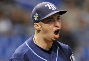 Snell y DeGromco ganan los premios Cy Young Grandes Ligas