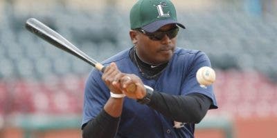 Tampa Bay oficializa firma de Linares como coach 3B