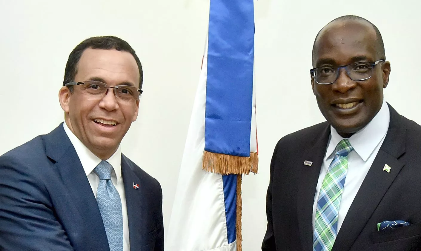 Jamaica busca replicar modelo educativo RD