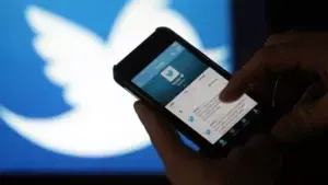 Twitter borra miles de cuentas que promovían abstención en elecciones EE.UU