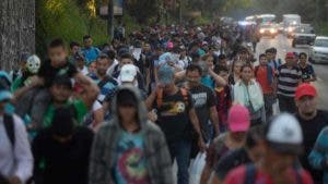 Refuerzan frontera en EEUU ante el posible arribo de caravana de migrantes