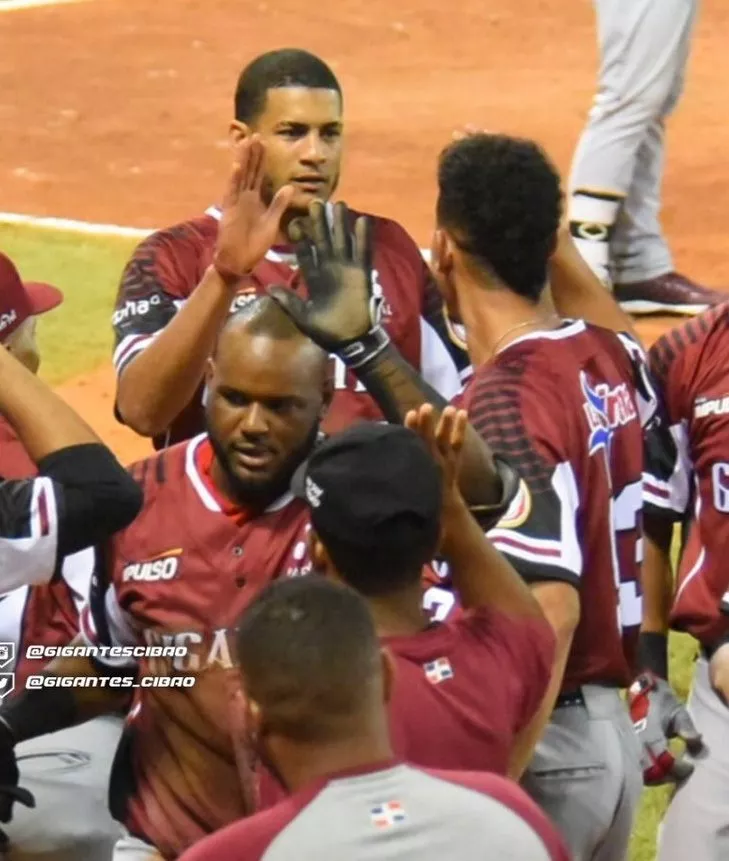 Gigantes vencen 4-2 a las Estrellas