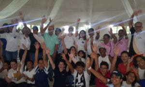 Acto final tras la caminata con los alumnos, padres y directivos del colegio Triumphare. 